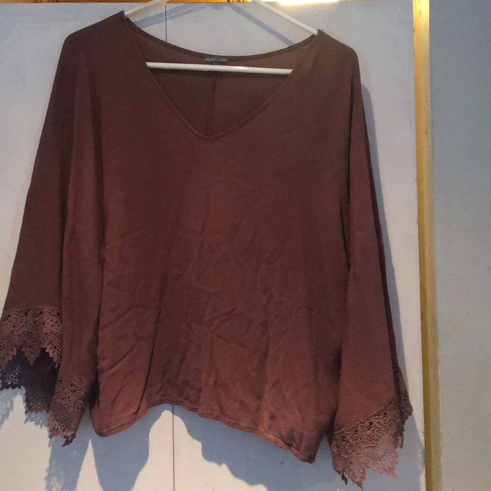 Mauve lace sleeves